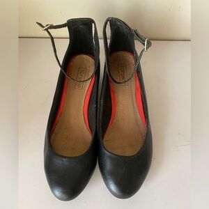 Low heel ballerinas 39